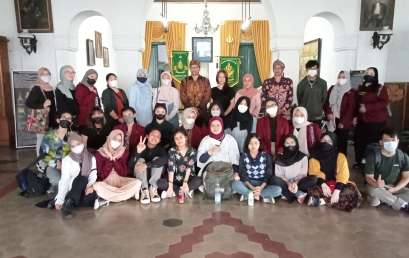 Kuliah Kerja Nyata Tematik Budaya Telkom University bersama Keraton Sumedang Larang